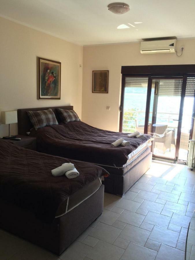 Apartments Twins Herceg Novi Esterno foto